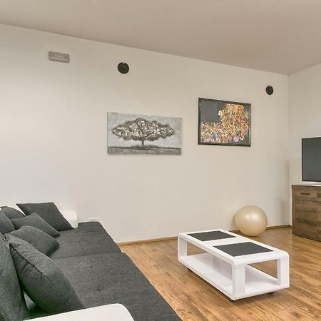 Wellness Apartman Kaiser بولا المظهر الخارجي الصورة