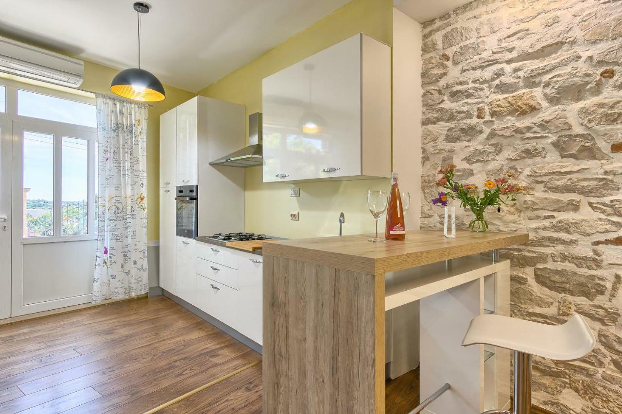 Wellness Apartman Kaiser بولا المظهر الخارجي الصورة