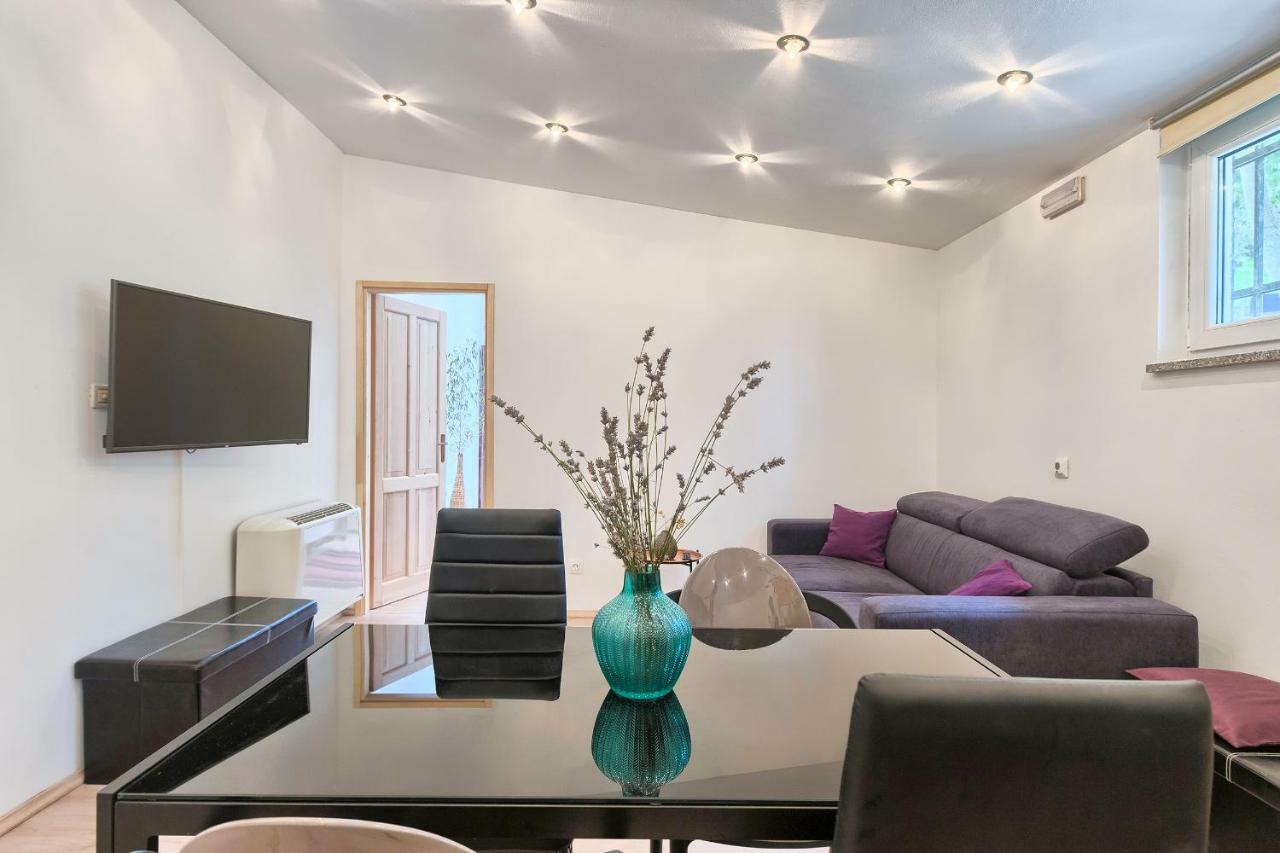 Wellness Apartman Kaiser بولا المظهر الخارجي الصورة